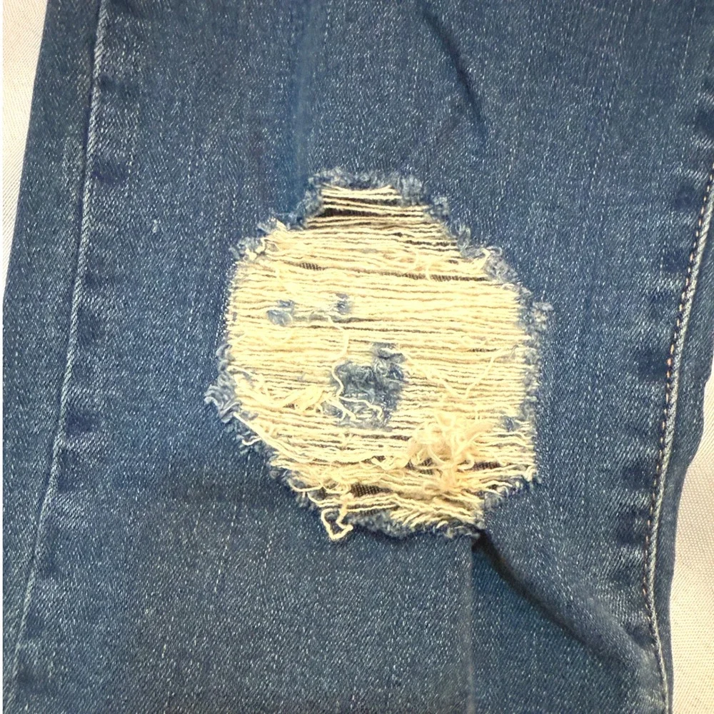 NWT Tractr Denim Diane Mid‎ Rise Slim Jeans Distressed Ripped Raw Hem